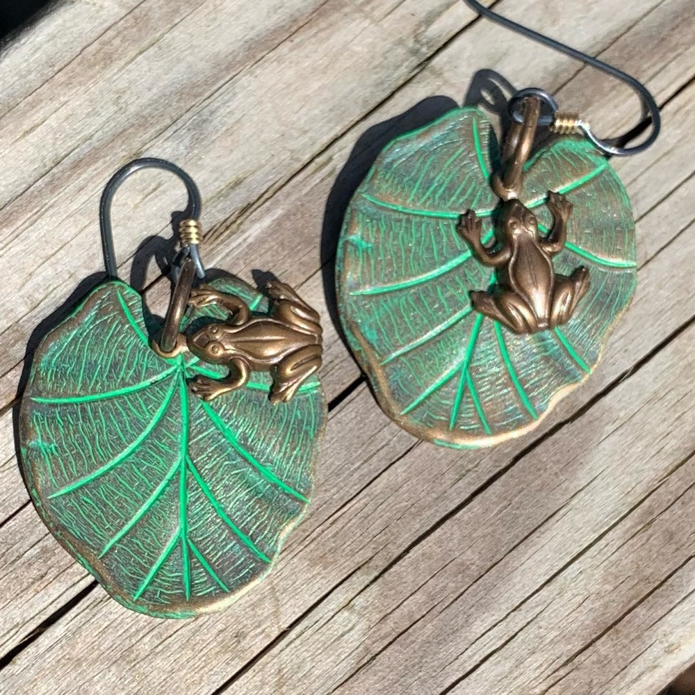 Frog earrings.Adorable Lilly pad and frog. Handmade